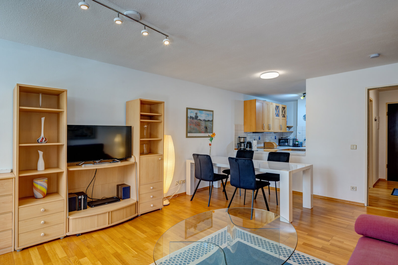 Bright and spacious 2-room apartment for rent - Foto 3