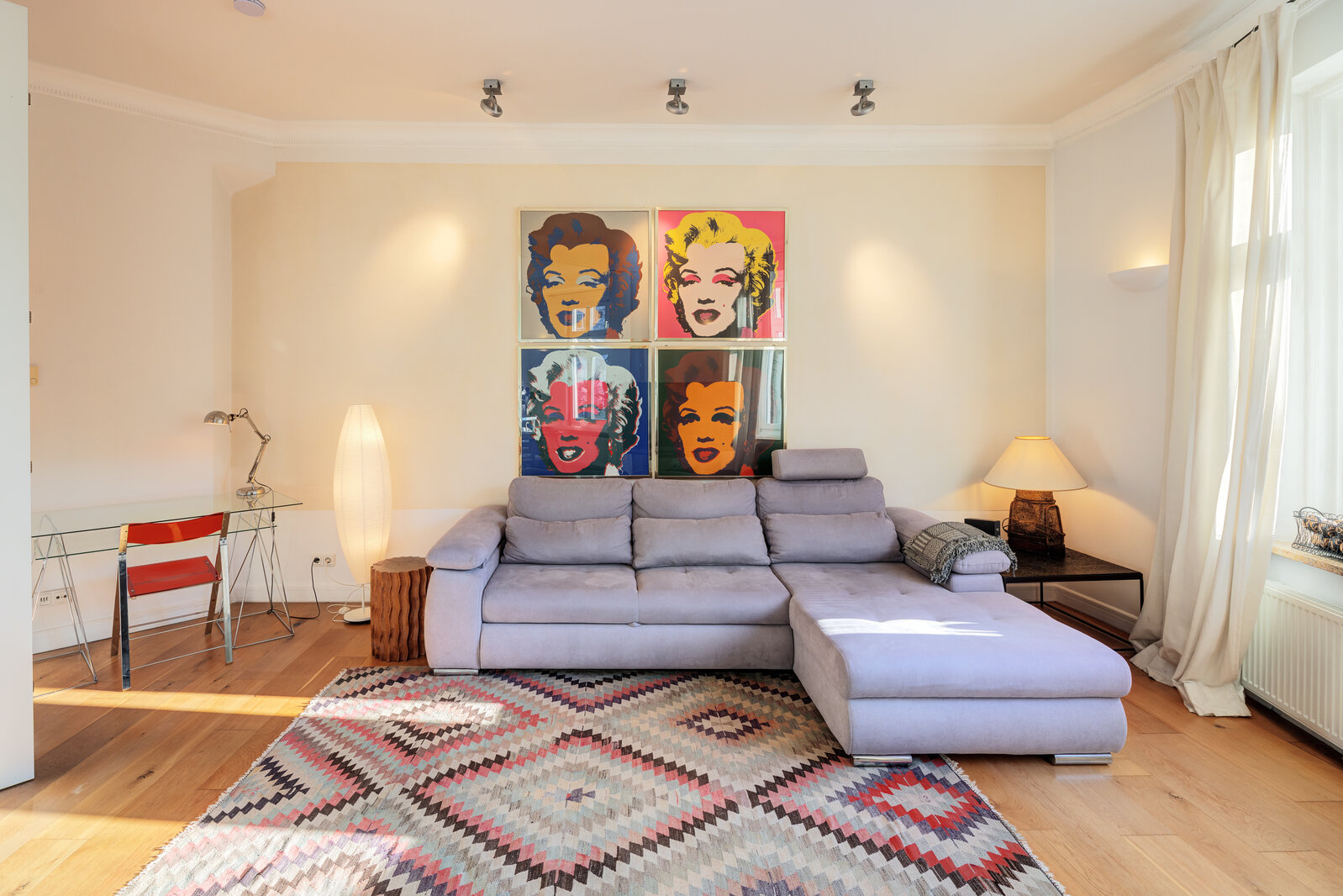 Period apartment with open-plan living and dining area - Photo 1