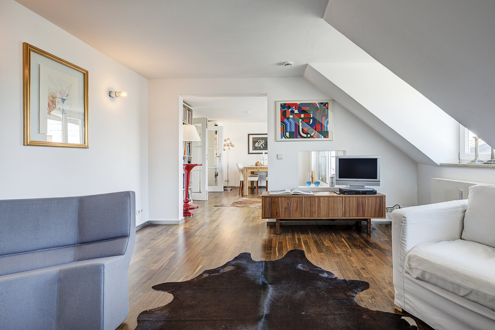 Furnished roof-terrace apartment in great area for rent - Photo 1