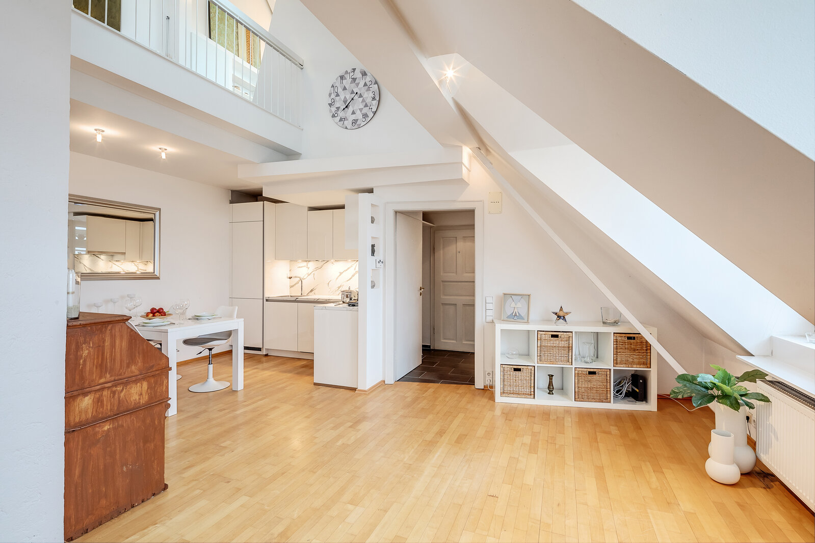 Beautiful gallery apartment in Westend for rent - Photo 1