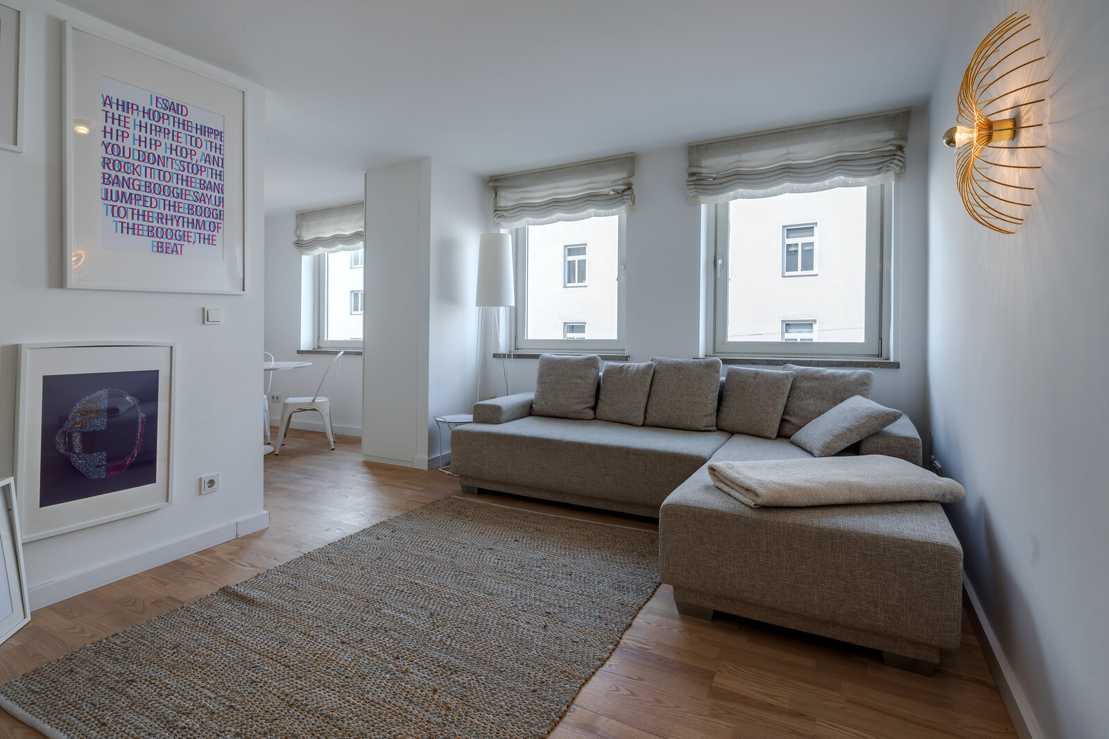 Fully furnished apartment with balcony for rent - Photo 4