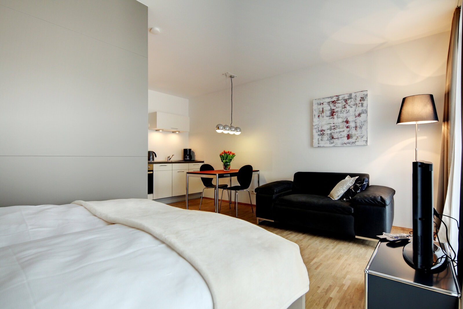 High-quality furnished 1-room apartment in Großhadern - Photo 2