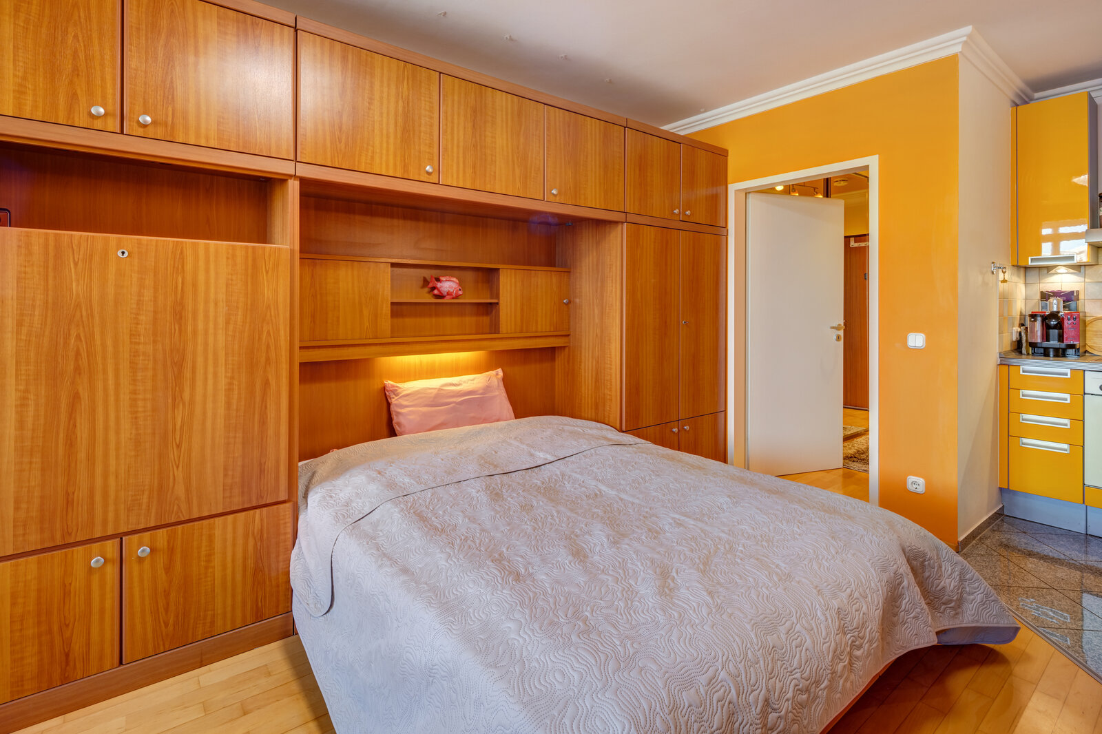 1-room studio apartment directly at the OEZ - Photo 4