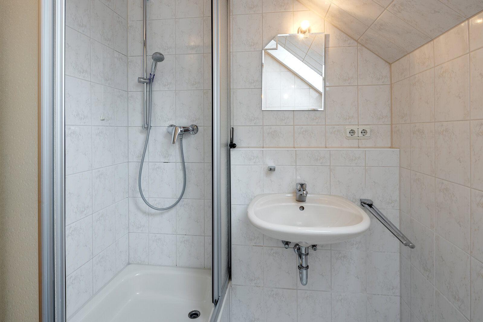 Cozy attic apartment in Trudering - Photo 1