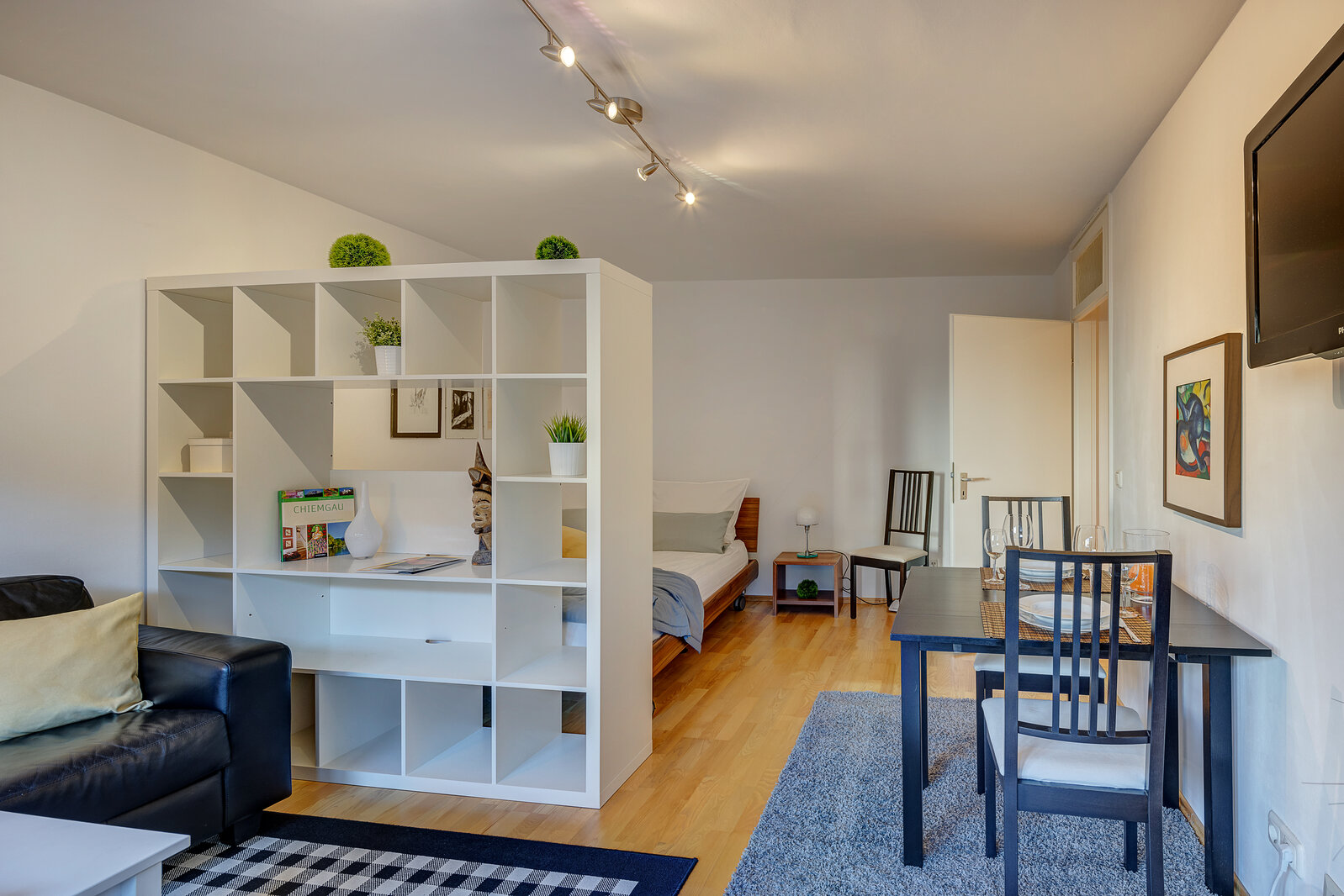 Nicely furnished apartment with washing machine - Photo 1