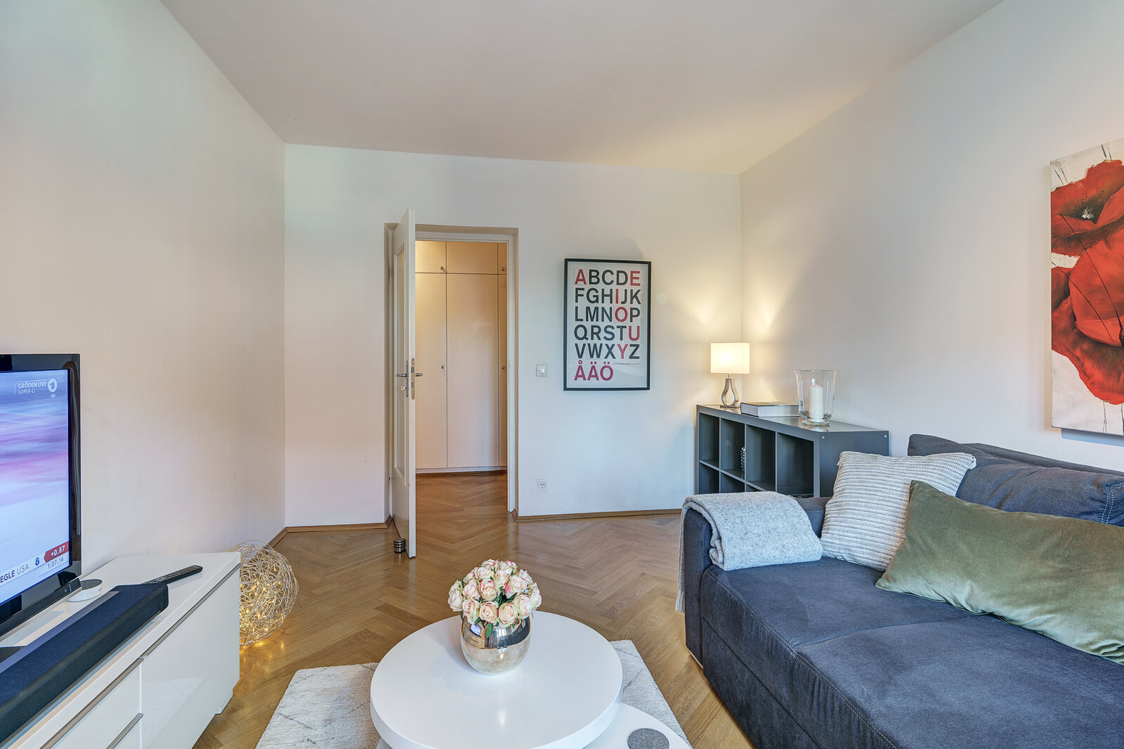 Beautiful rental near Münchner Freiheit - Photo 3