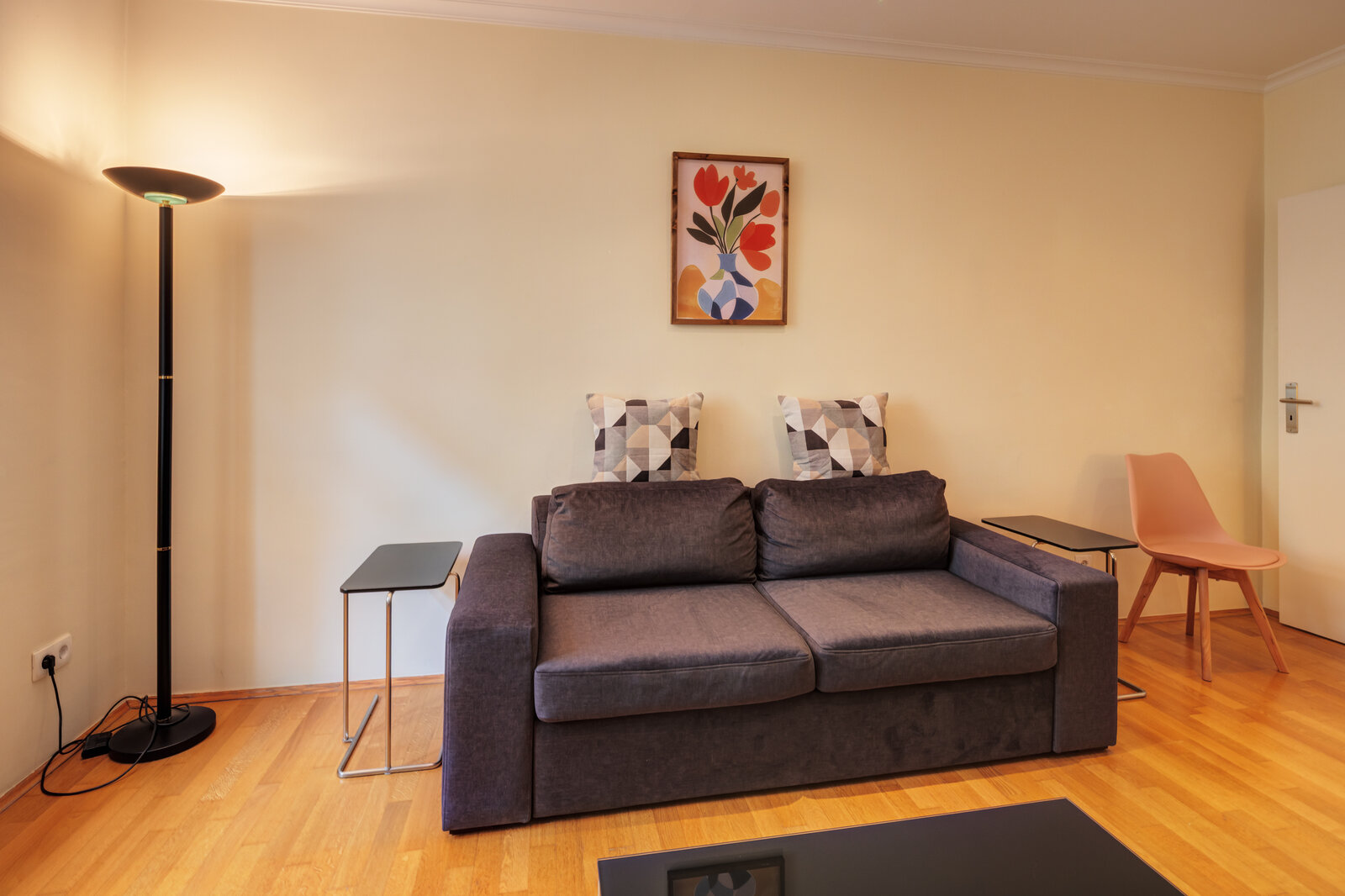 Nicely furnished 2-room apartment near Ostbahnhof - Photo 3