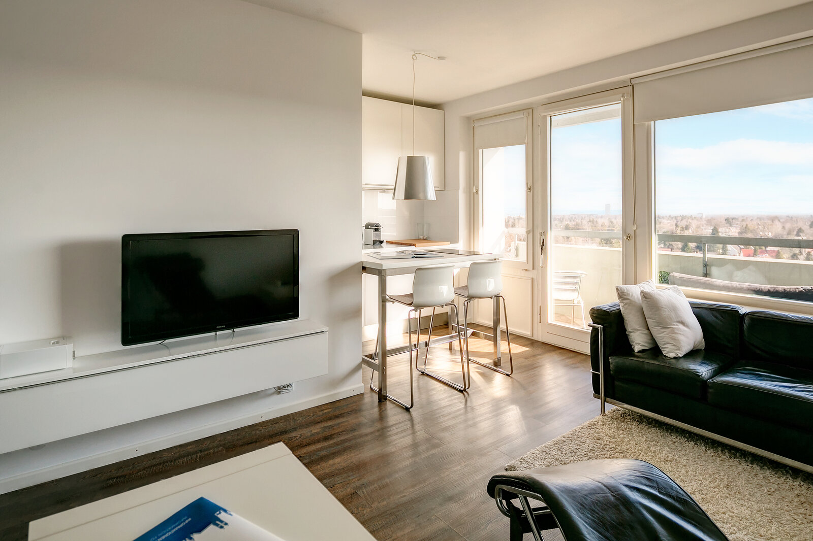 Modern and sunny apartment with panoramic view - Foto 2