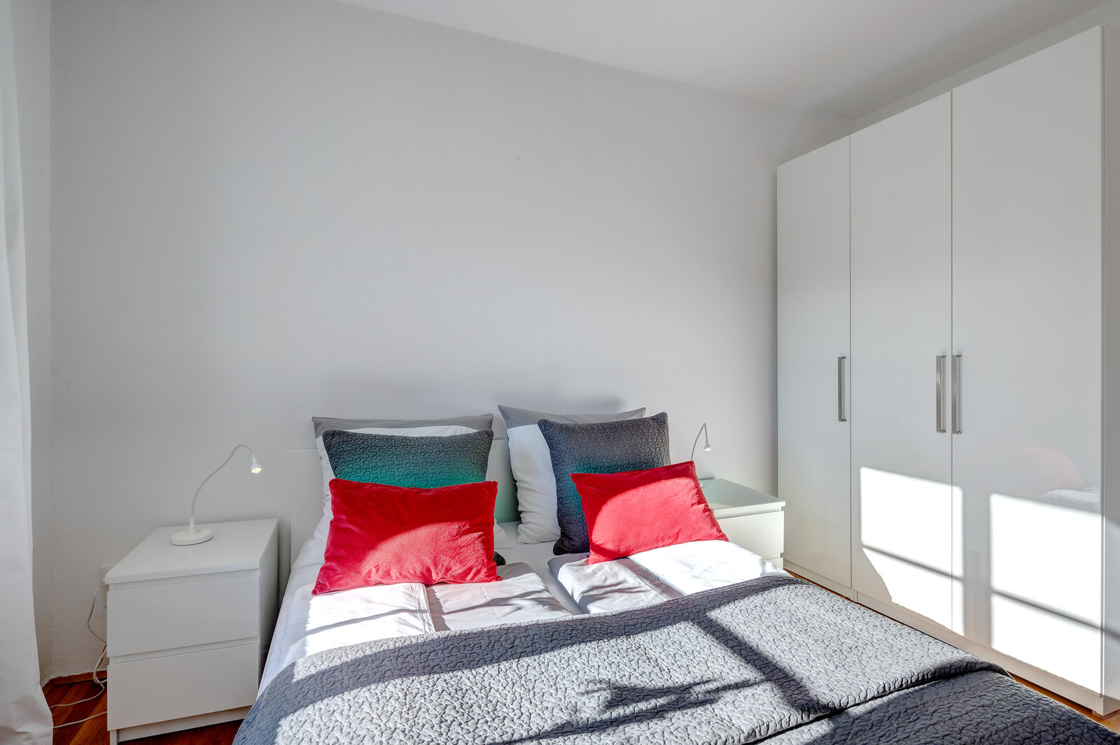 Near Münchner Freiheit: very beautiful apartment - Photo 5