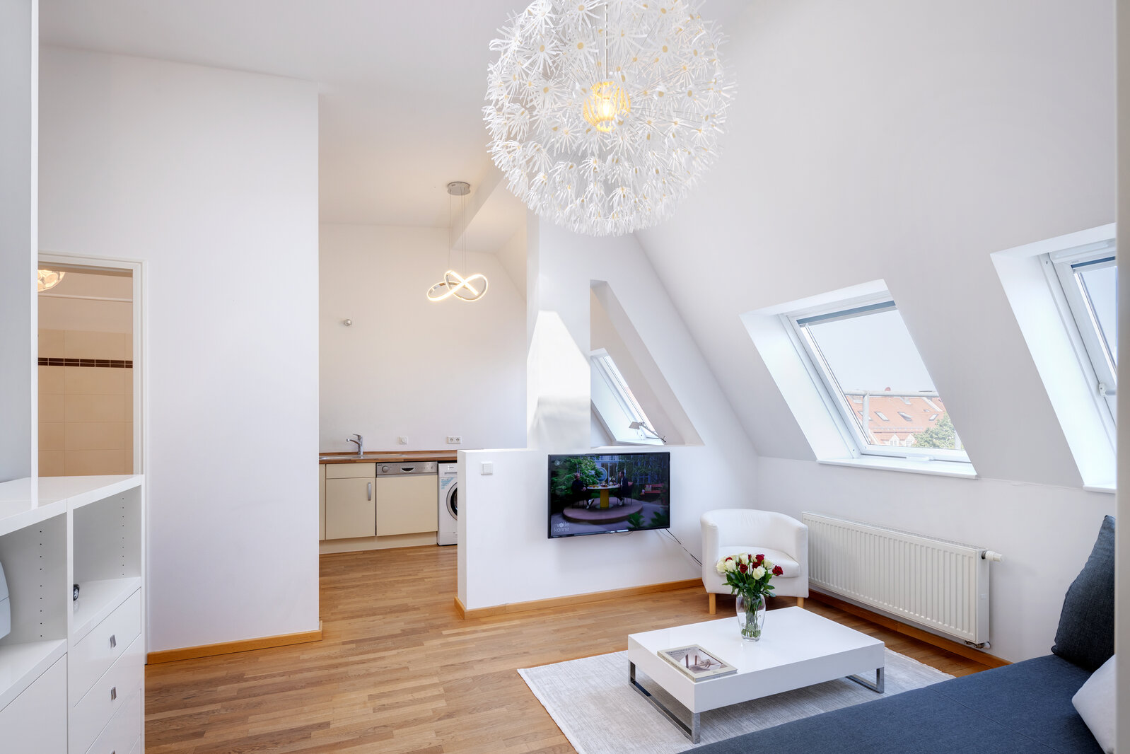 Furnished apartment over the rooftops of Neuhausen - Photo 1