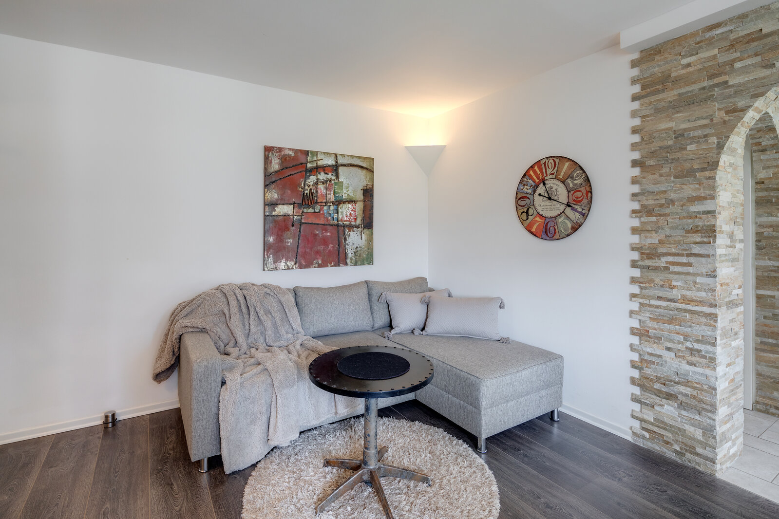 Premium: Furnished 3-room apartment in Obersendling - Photo 1