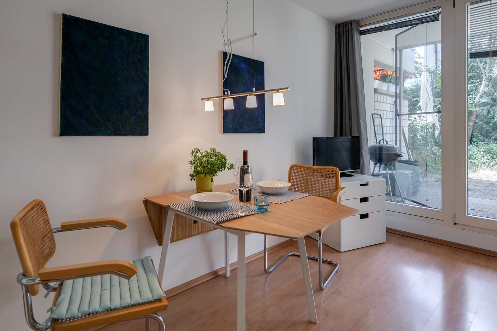 Sunny, nice apartment with garden - Photo 2