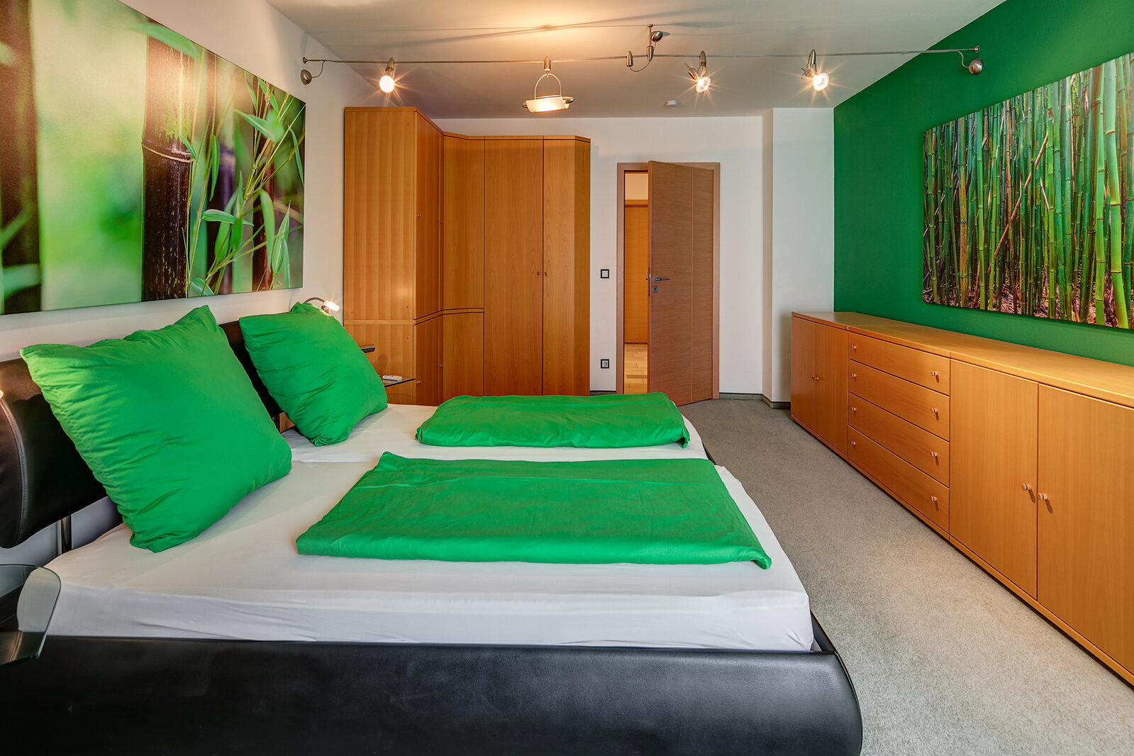 Feldkirchen: Modern 4-room apartment with garden - Photo 4