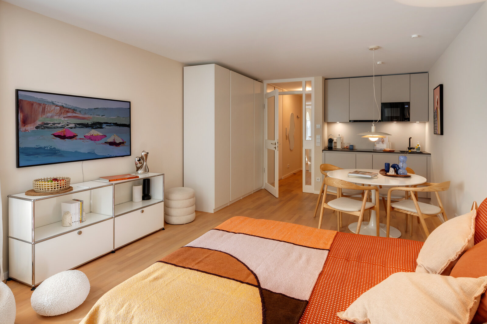 Beautiful, high-quality studio apartment in the heart of Schwabing - Photo 1