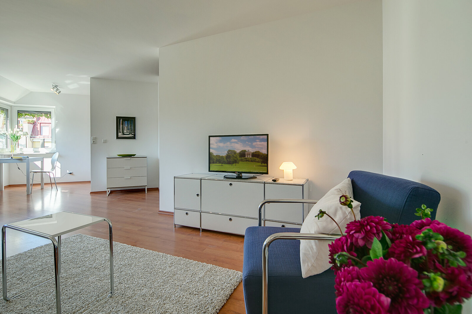 Centrally located apartment with washer-dryer - Photo 2