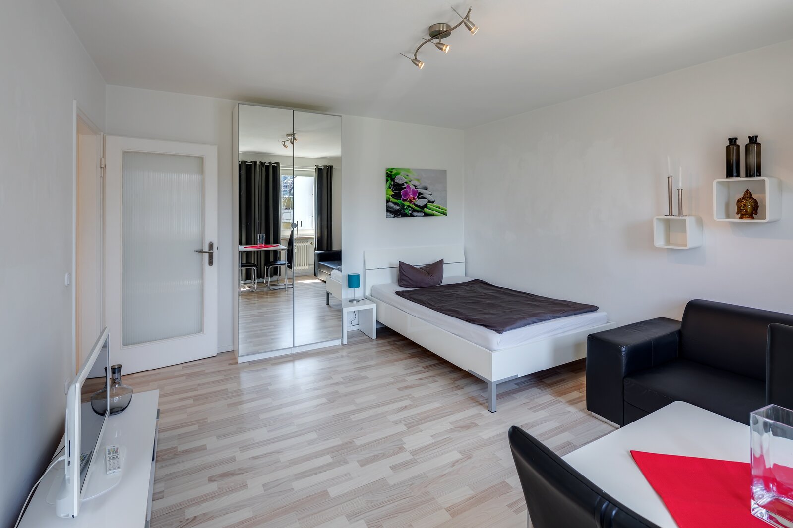 Timeless design - great apartment for singles - Photo 2