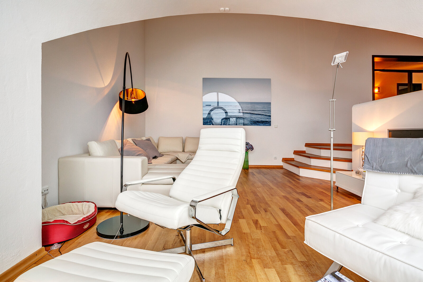 Light-flooded 3-room attic apartment for rent - Photo 2