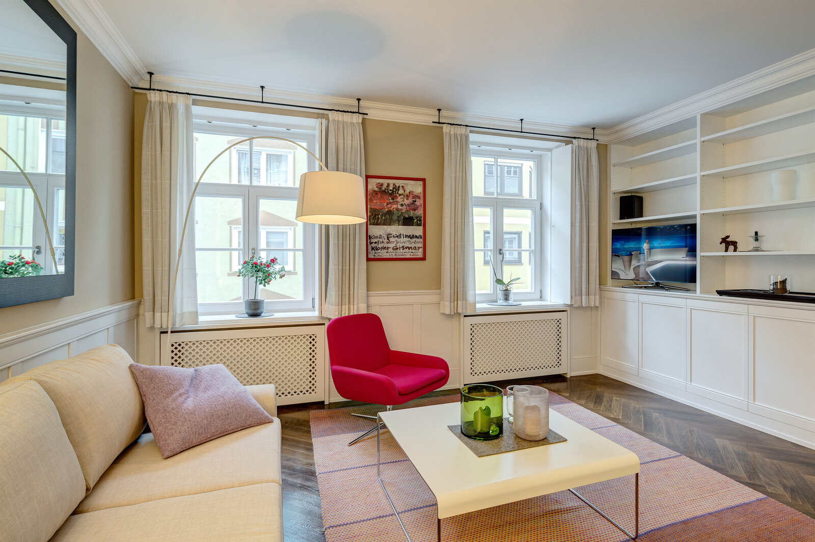 Sought-after location: 2-room period apartment - Photo 1