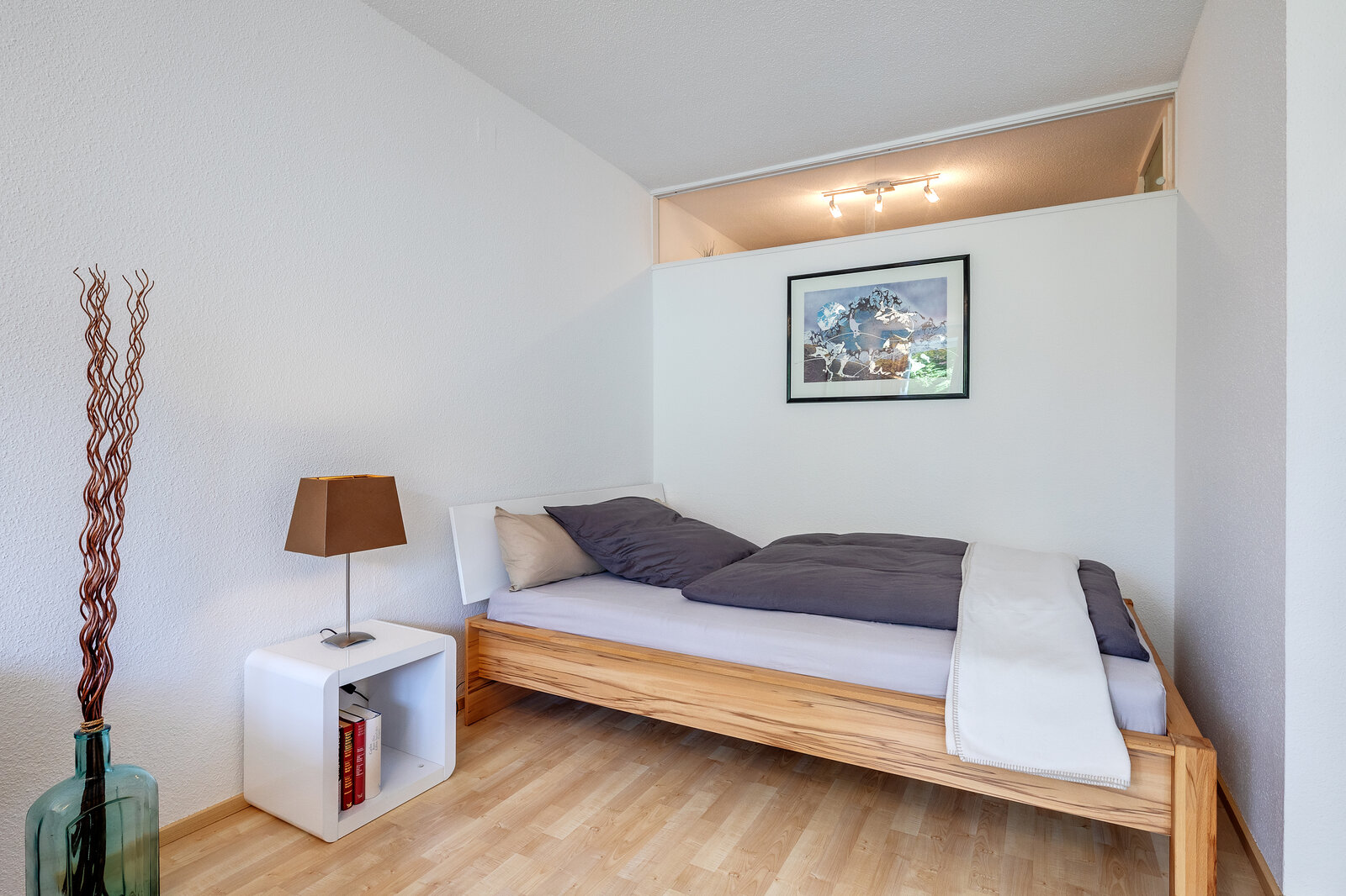 Spacious 1-room apartment with west-facing balcony for rent - Photo 4