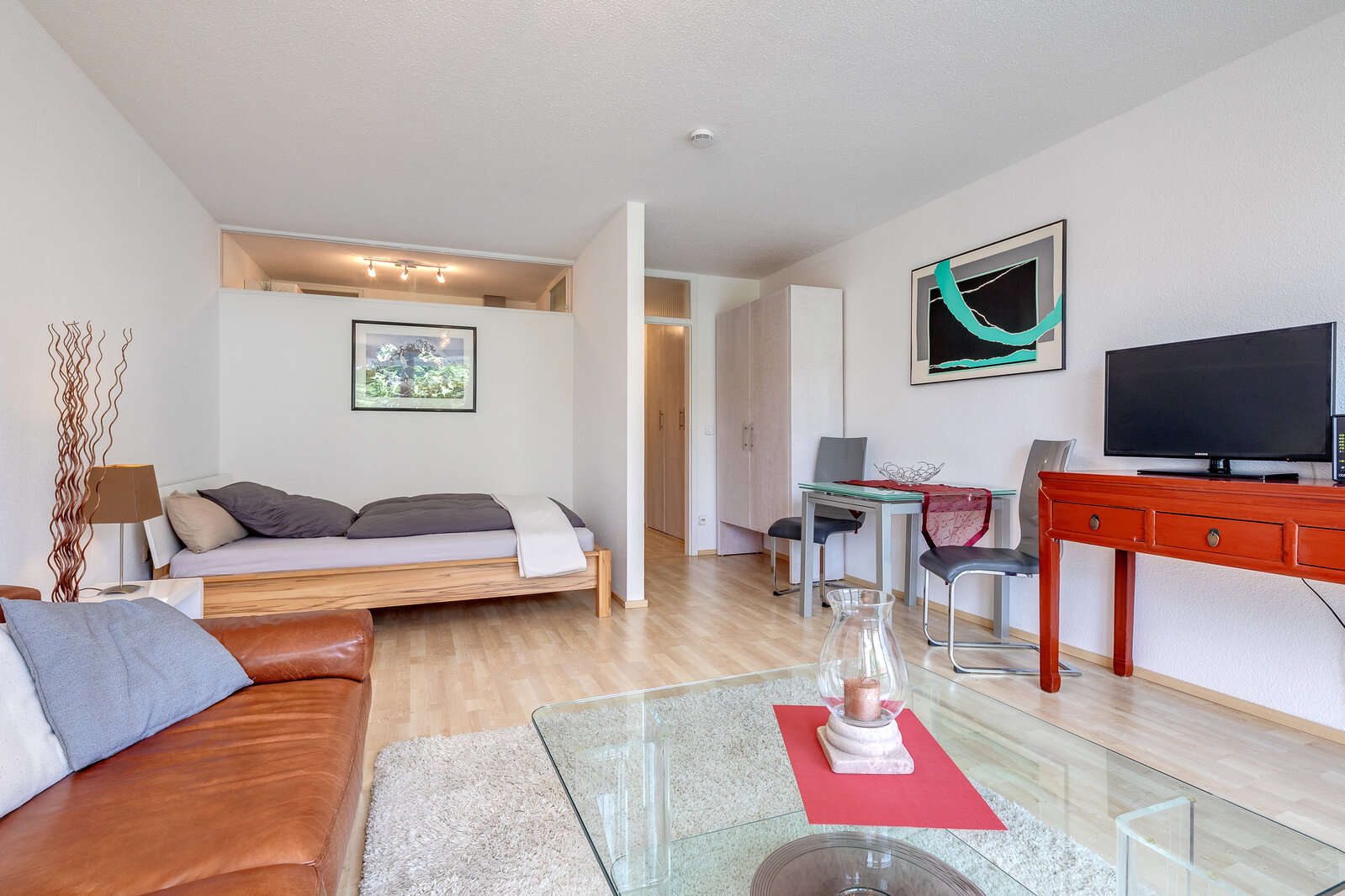 Spacious 1-room apartment with west-facing balcony for rent - Photo 3