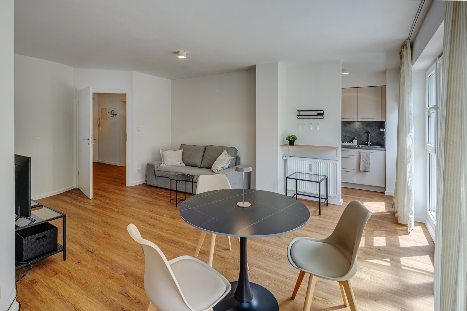 Modernly furnished apartment with new bathroom and kitchen - Foto 3