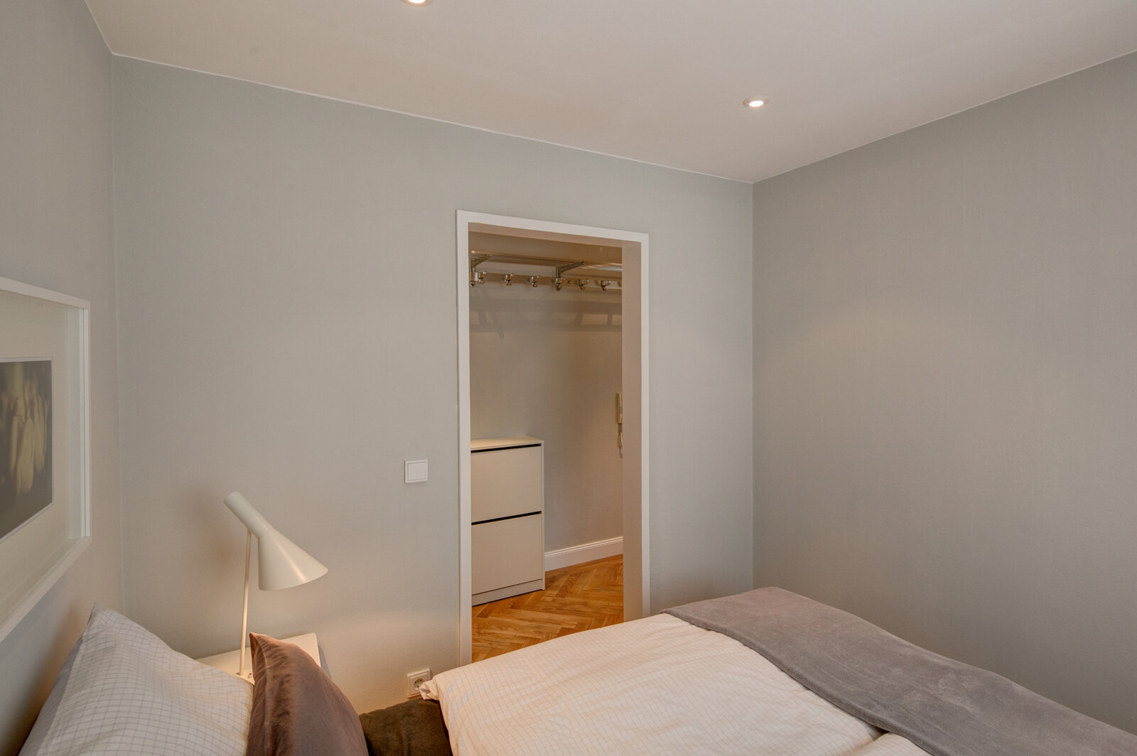 Bright 2-room apartment with south-loggia - Photo 5