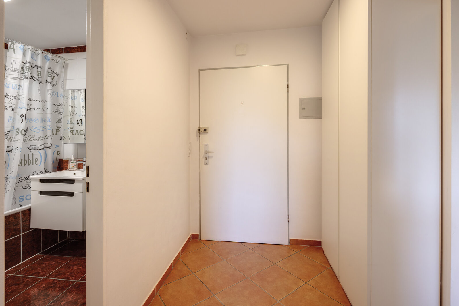 Dachgeschosswohnung mit guter Anbindung in Südlage - Photo 3
