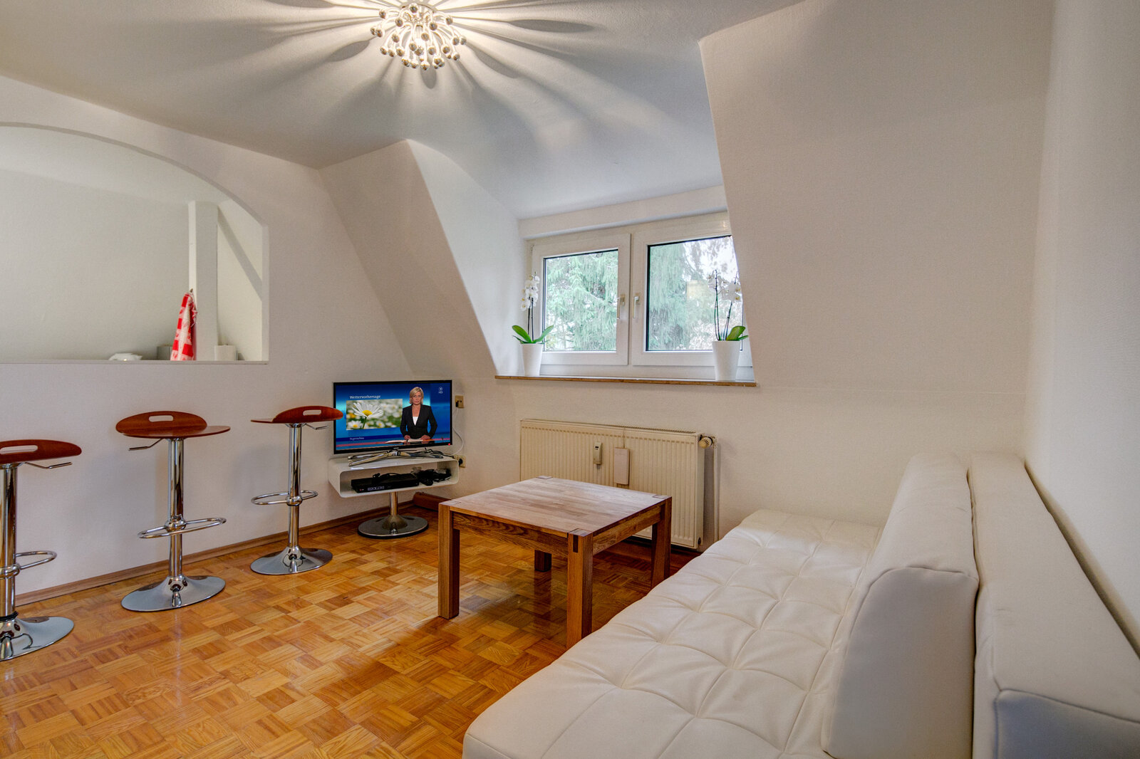 Gräfelfing/Lochham: peaceful attic apartment - Photo 2