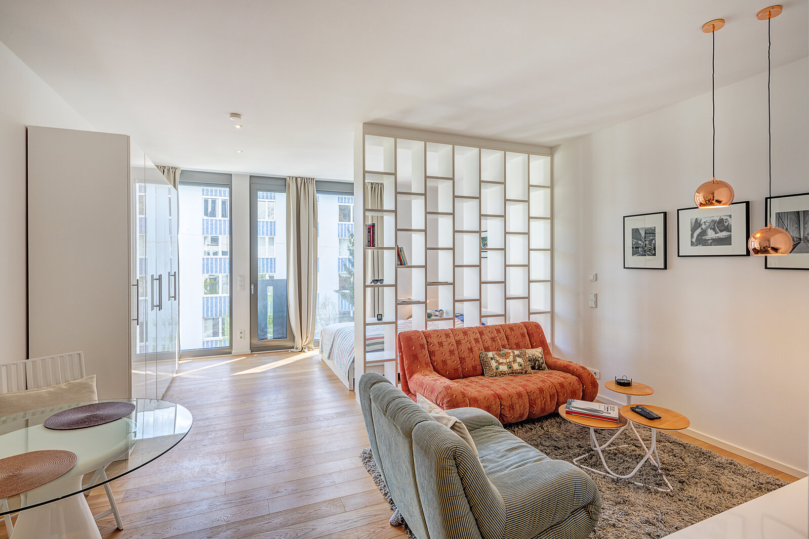 For rent: Bright city apartment with open sleeping area - Photo 3