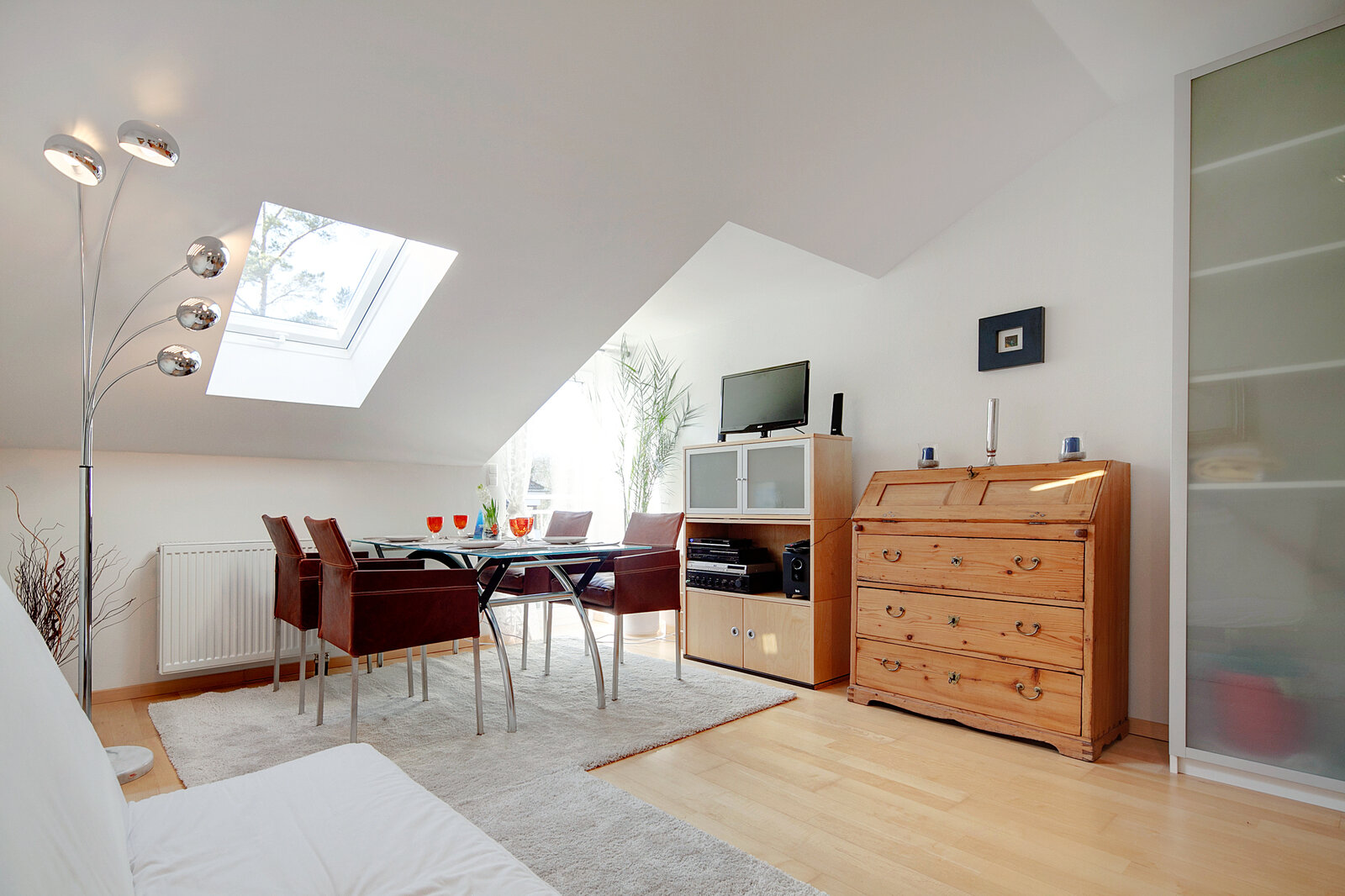 2.5-room furnished attic apartment (suitable as flat-share) - Foto 2
