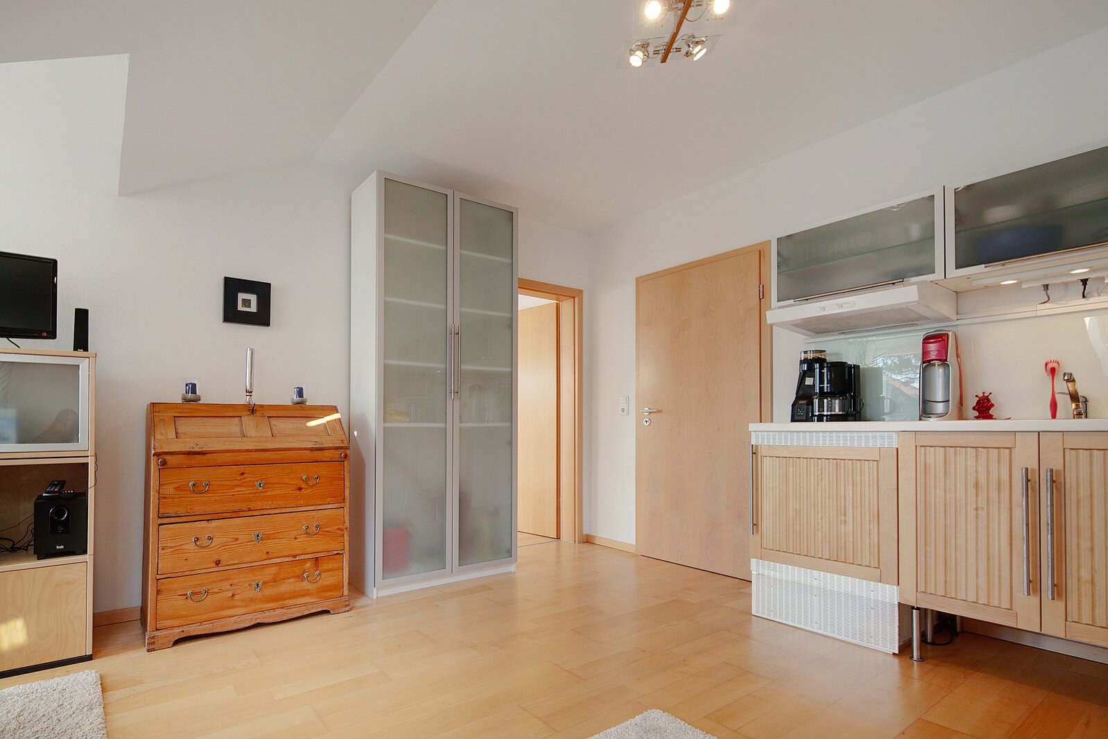 2.5-room furnished attic apartment (suitable as flat-share) - Foto 1