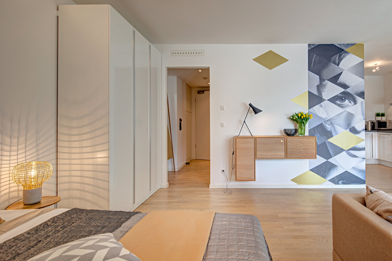 Brand new apartment: absolutely beautiful, central - Photo 2
