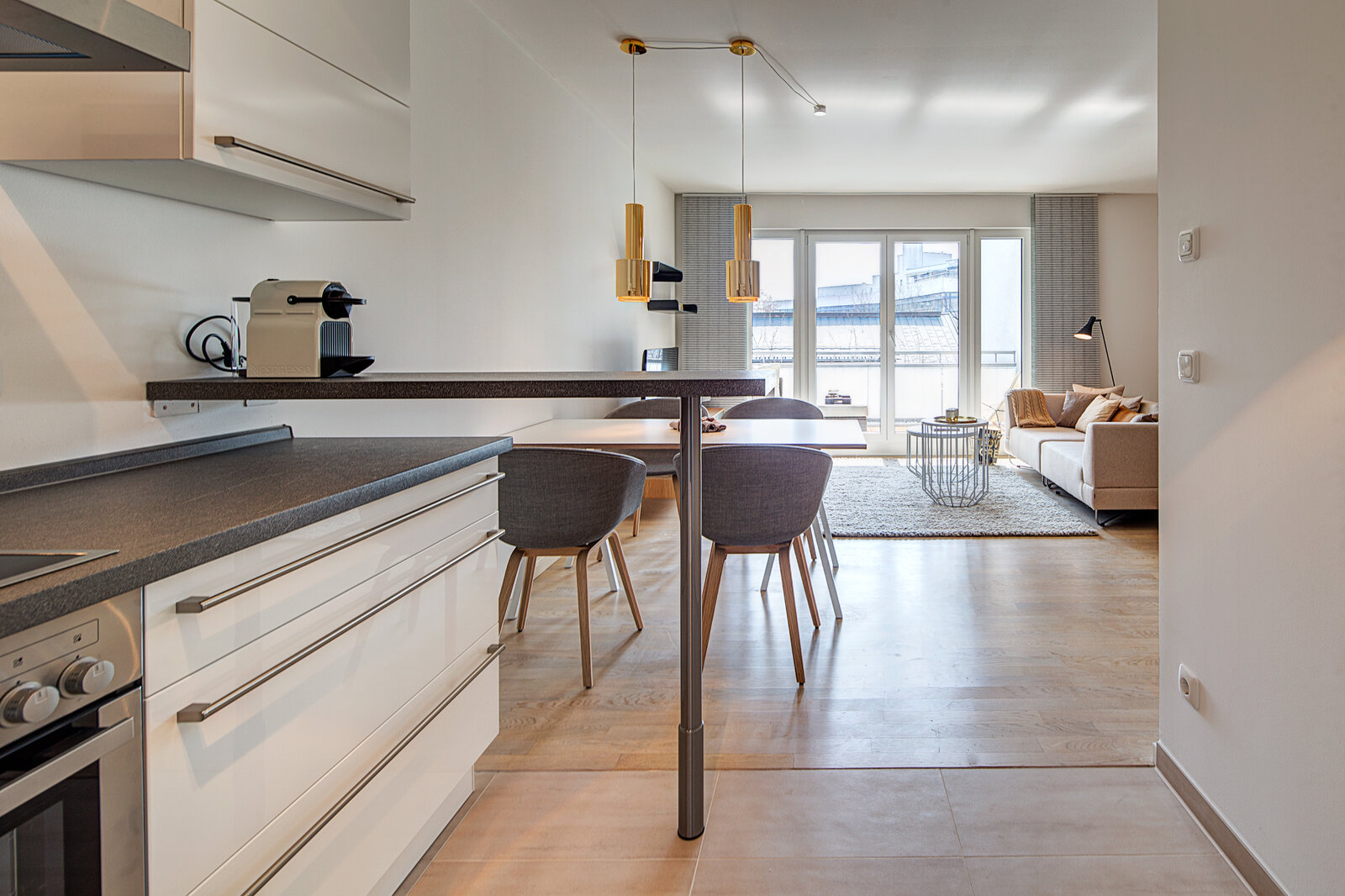 Brand new apartment: absolutely beautiful, central - Photo 2
