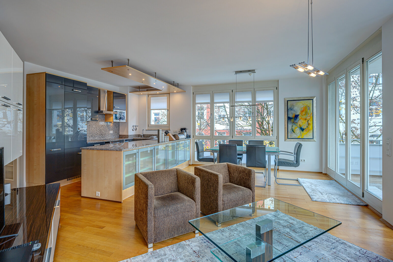 Furnished 4-room family apartment in great area - Photo 1