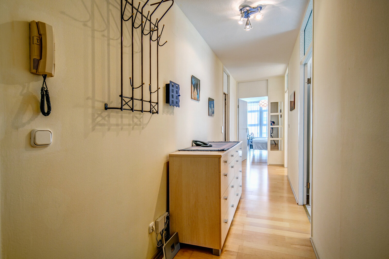 Central location: Modern 2-room apartment - Foto 1