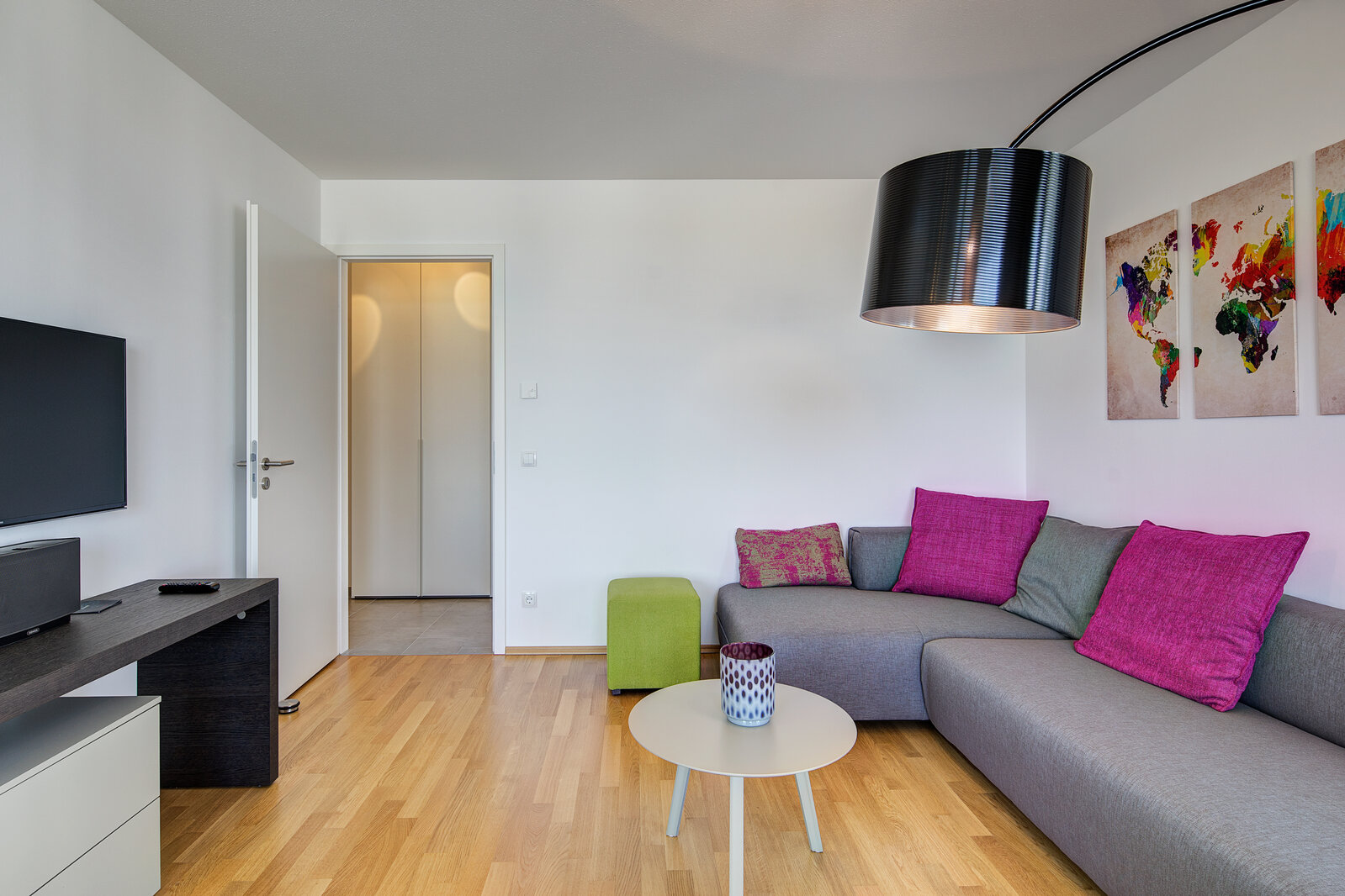 Living in the impressive ISARTOWER SÜD - Photo 2