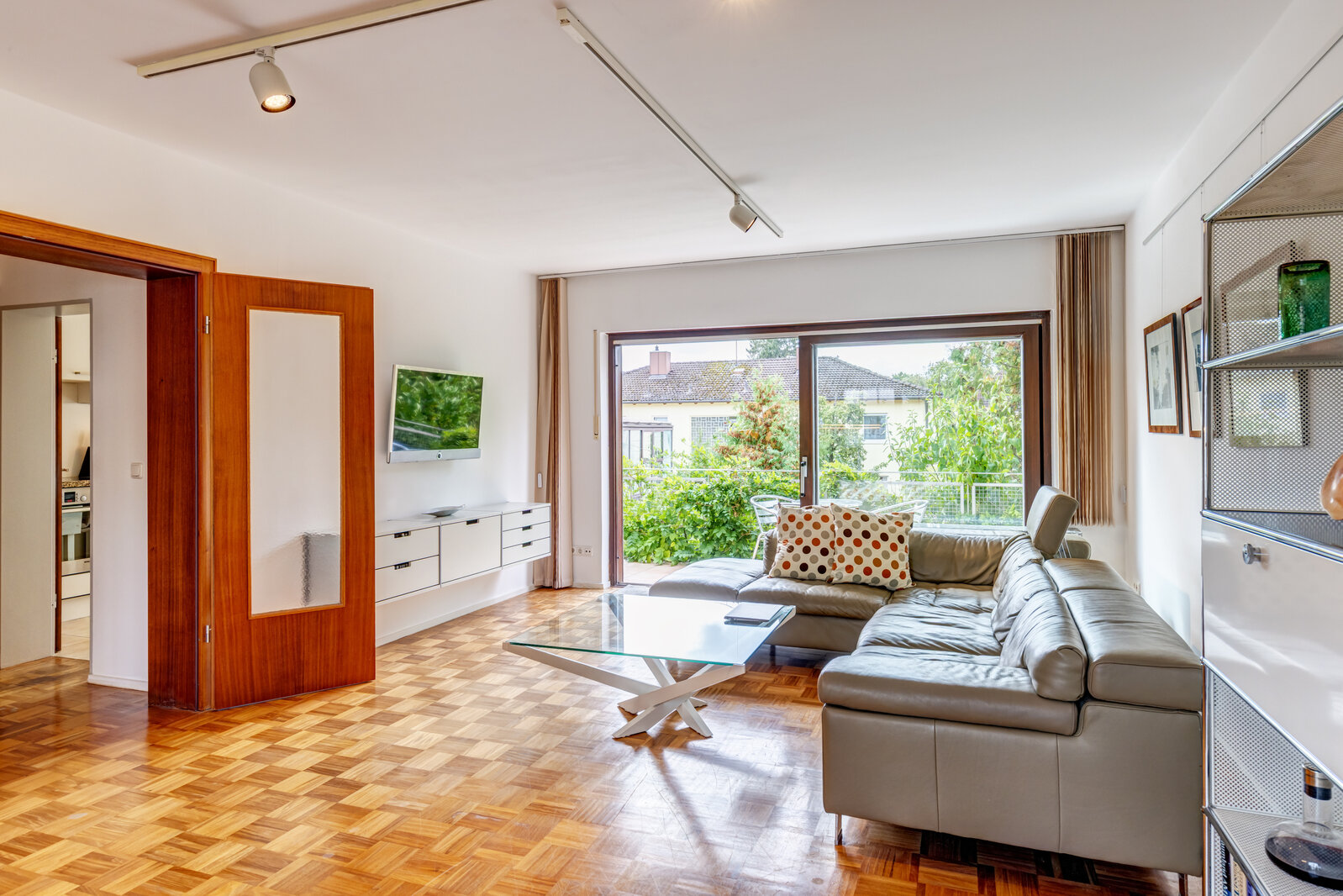 Bright and inviting 2-room apartment - Photo 3
