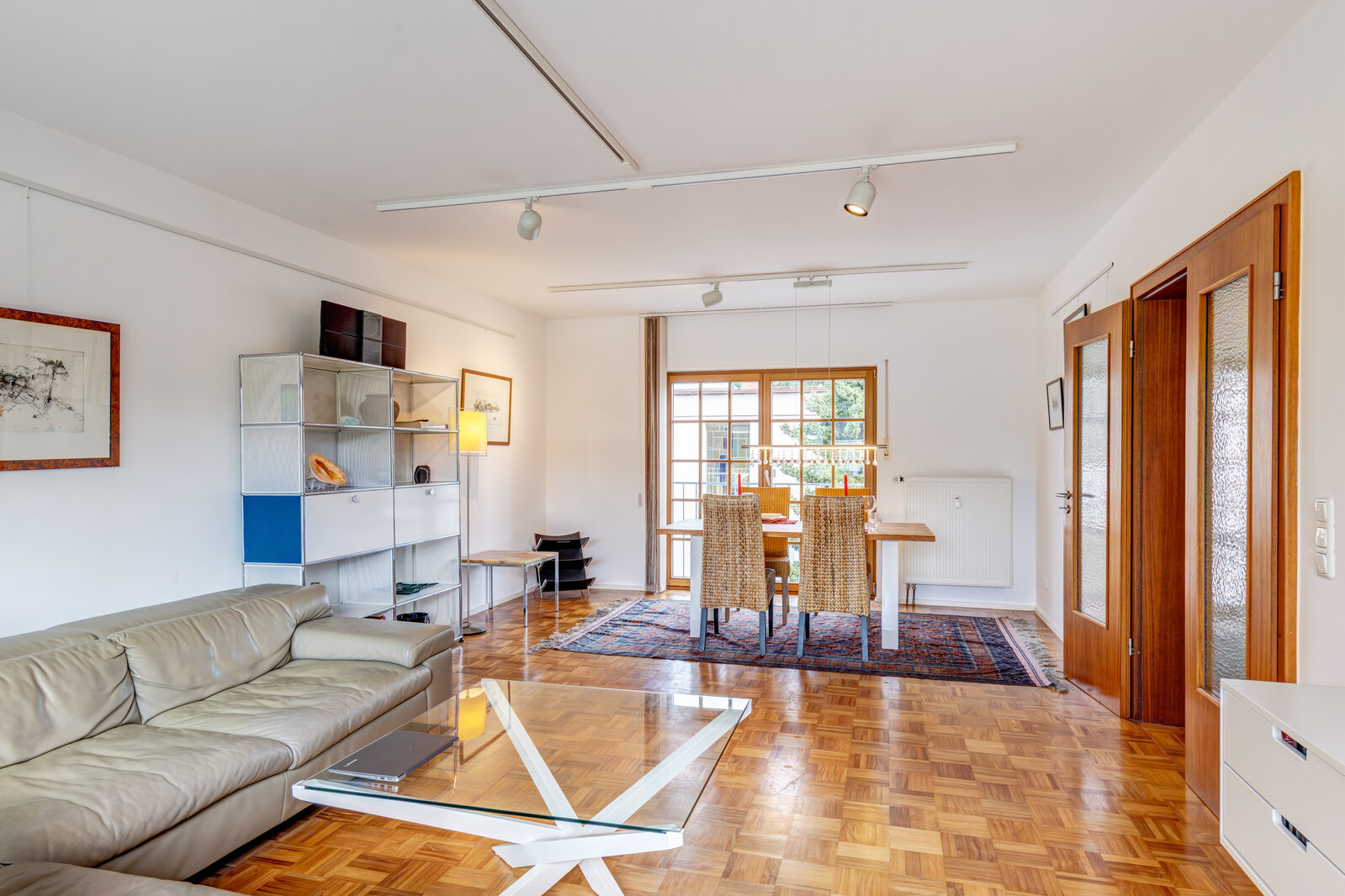 Bright and inviting 2-room apartment - Photo 2