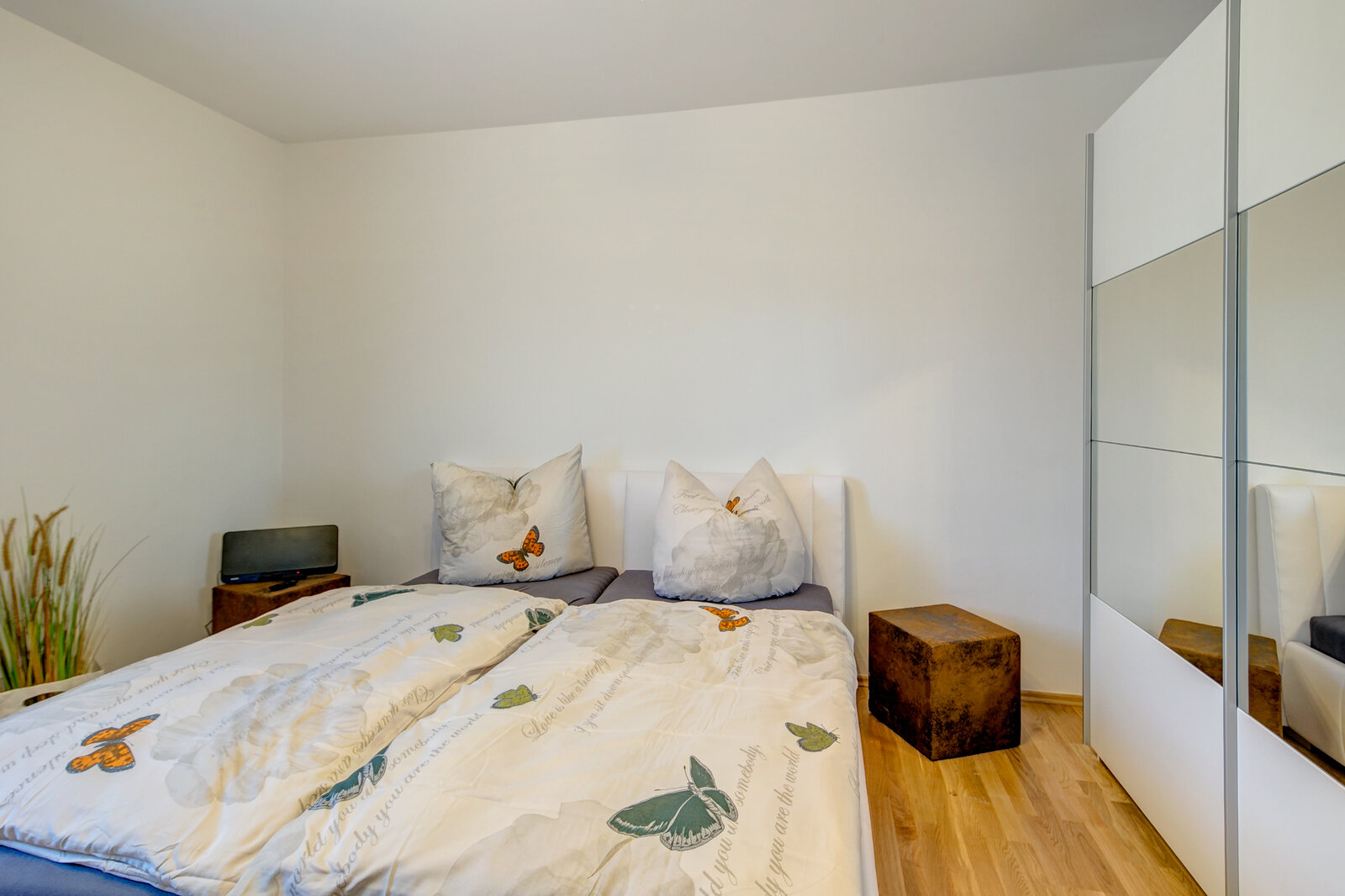 Spacious, furnished studio apartment - Photo 3