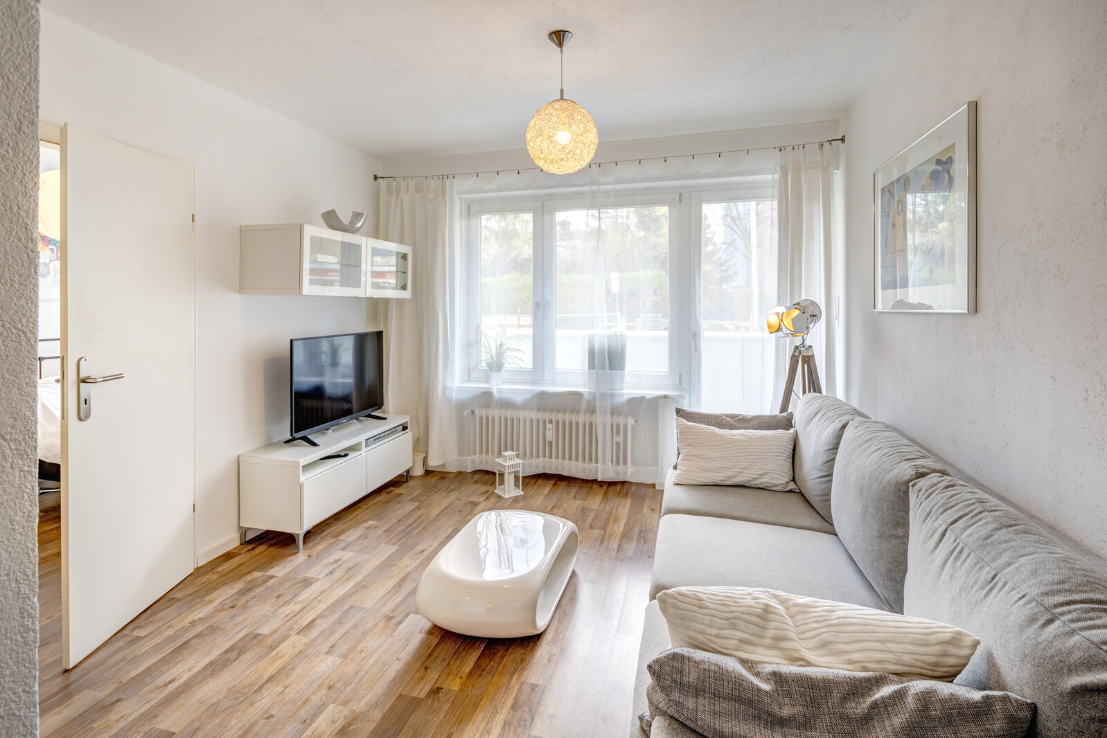 Möblierte 1,5-Zimmer Wohnung, Nähe Haltestelle Milbertshofen - Photo 2