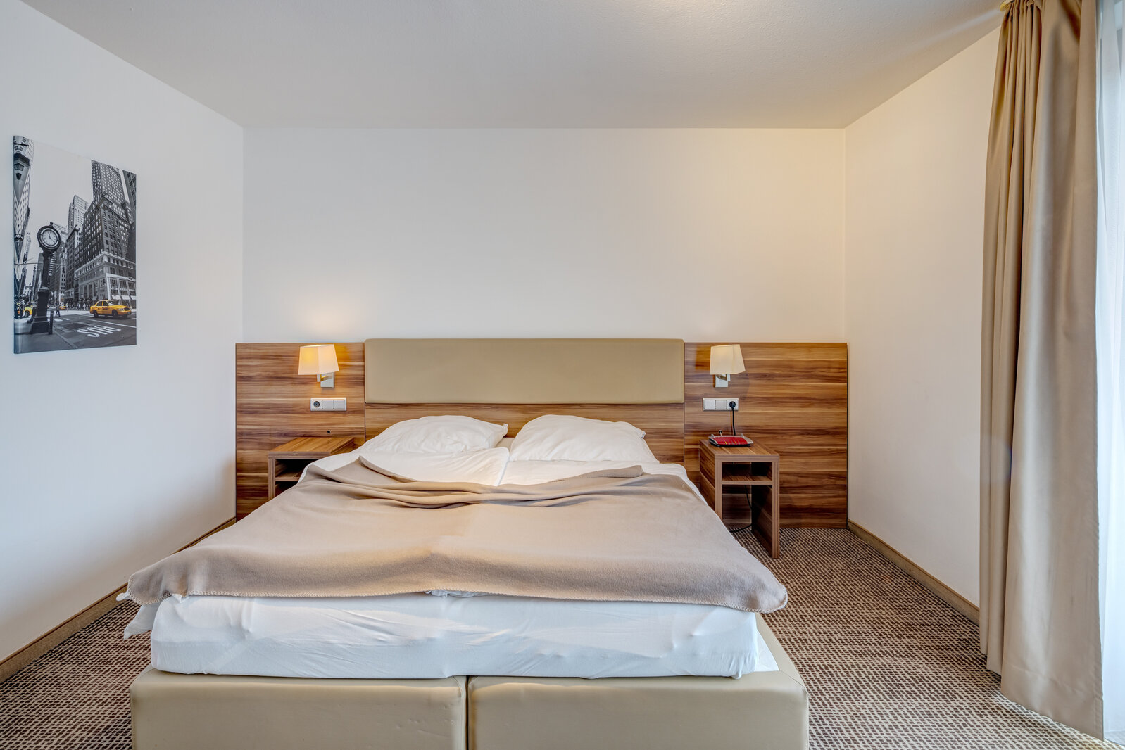 Central location near main station: Apartment within hotel - Photo 2
