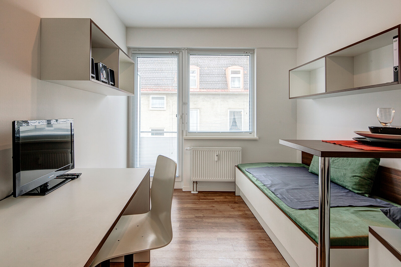 Modern apartment in quiet rear building - Photo 2