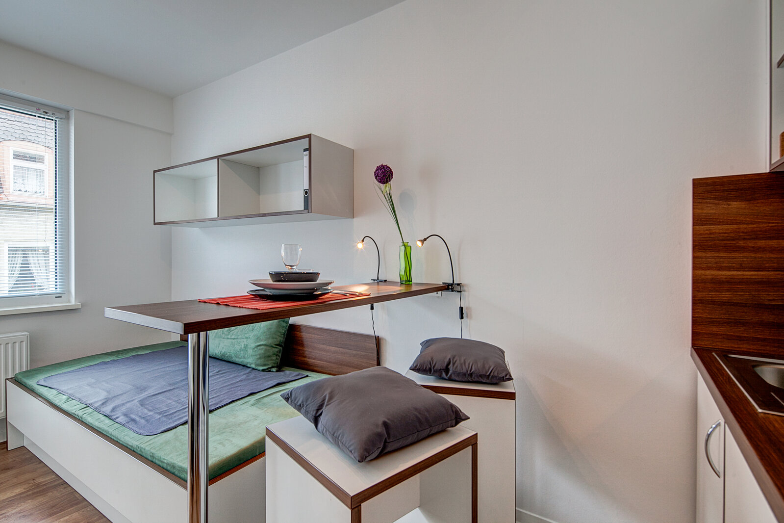 Modern apartment in quiet rear building - Photo 1