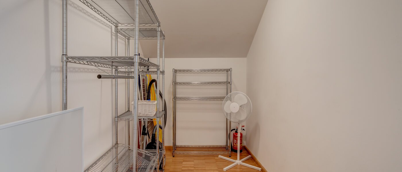 roof terrace apartment München Maxvorstadt - Museumsviertel 01 storage room 1