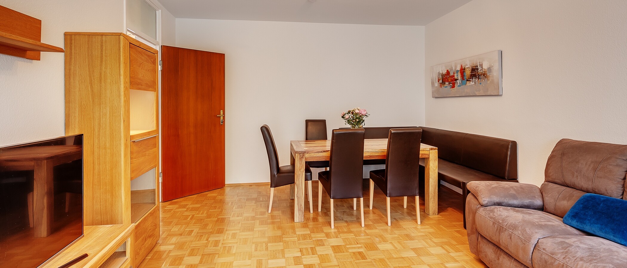apartment München Neuhausen 01 living area 10004