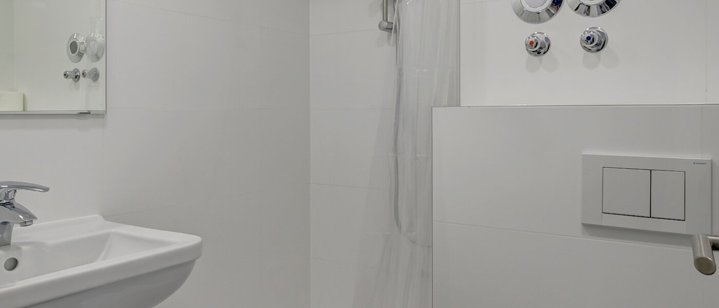 studio München Schwabing-Nord (zw. Leopoldstraße & Englischen Garten) 03 bathroom 10010