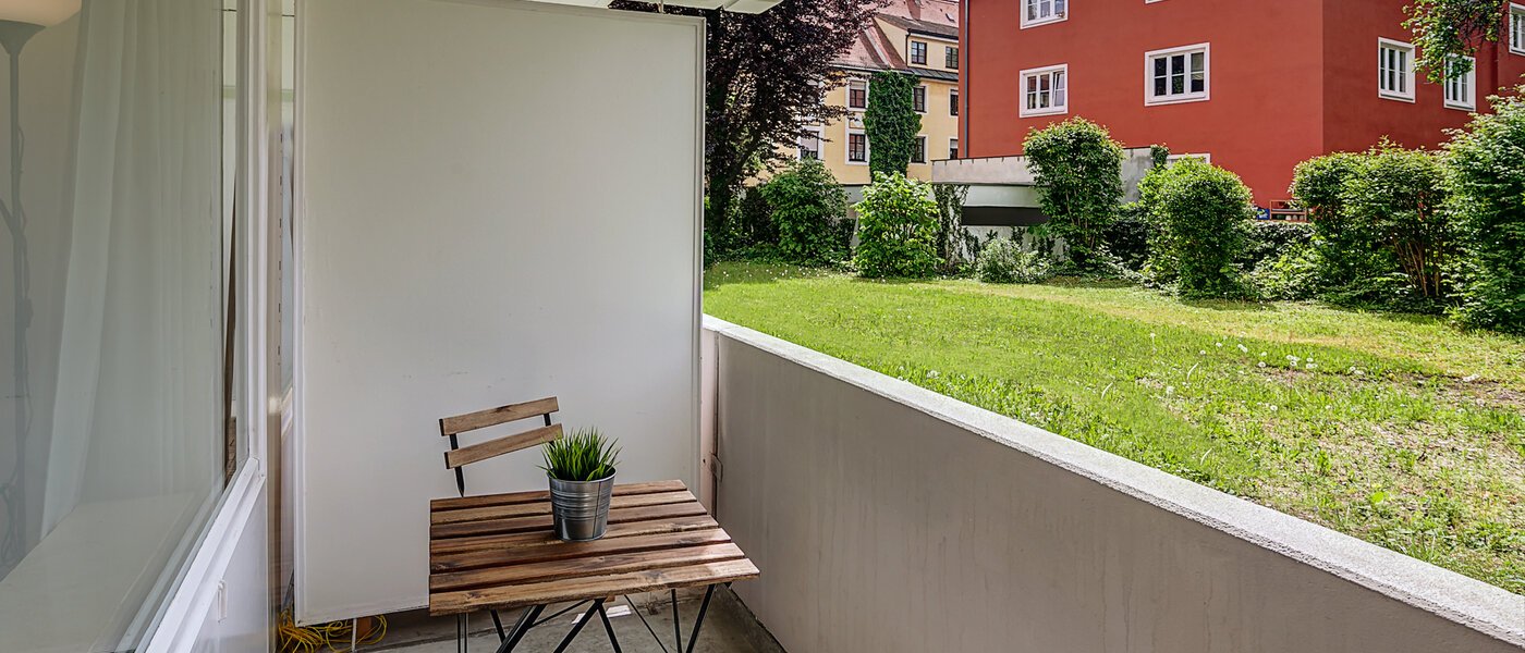 studio München Schwabing-Nord (zw. Leopoldstraße & Englischen Garten) 01 balcony 10010