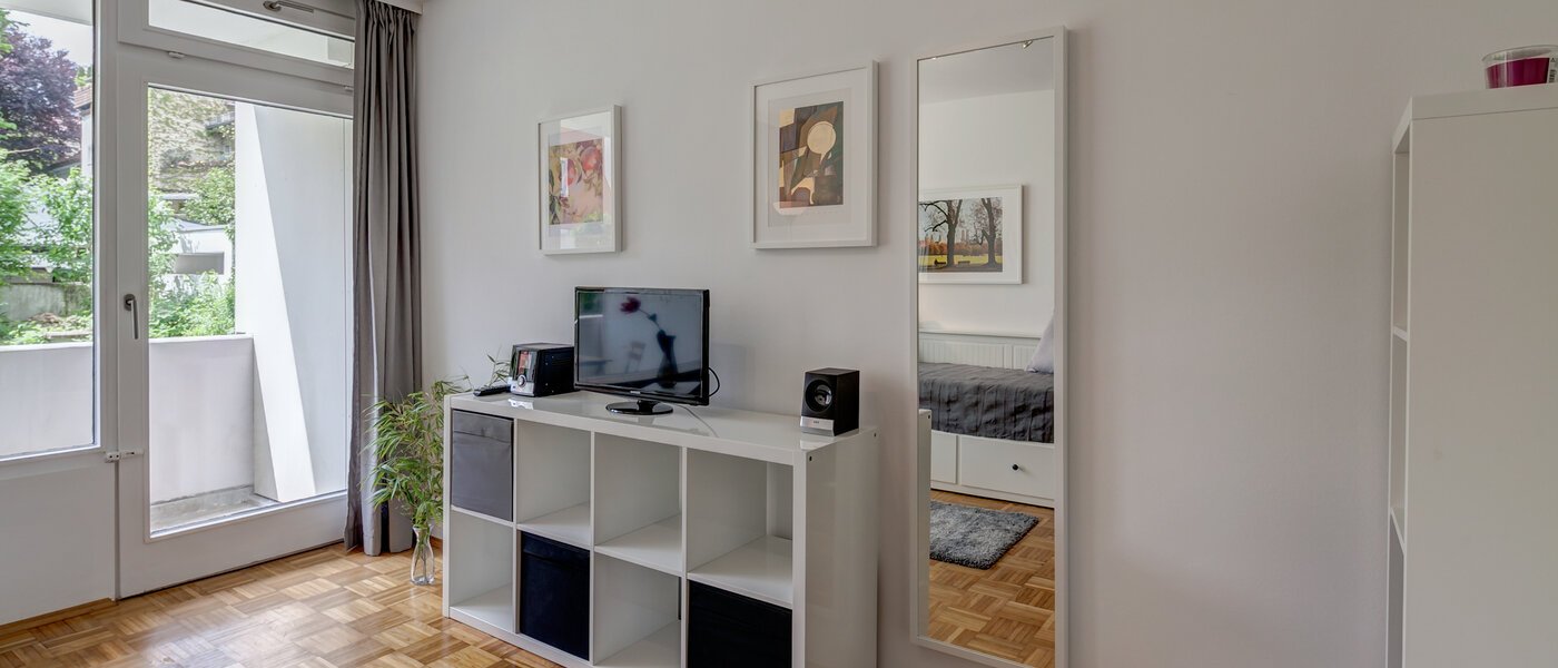 studio München Schwabing-Nord (zw. Leopoldstraße & Englischen Garten) 02 living area 10010