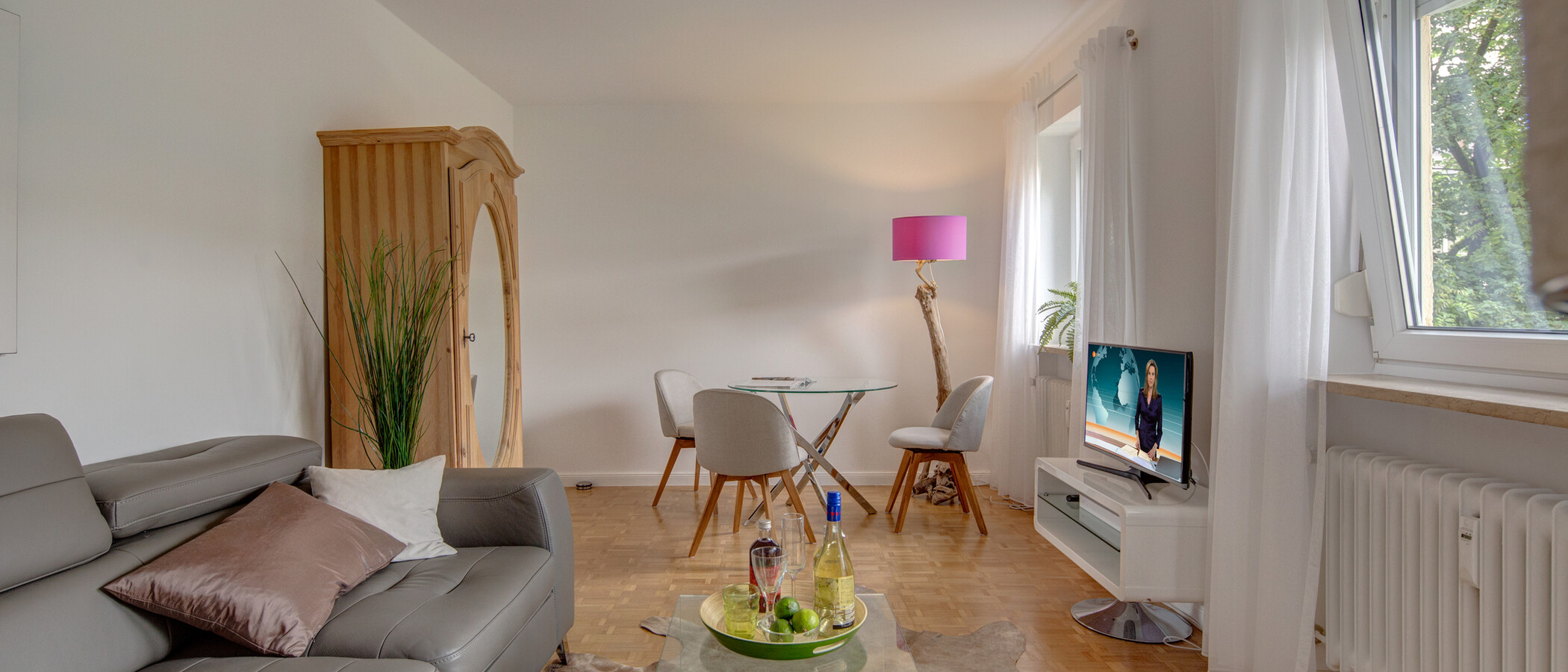 apartment München Au-Haidhausen 04 living room 10029