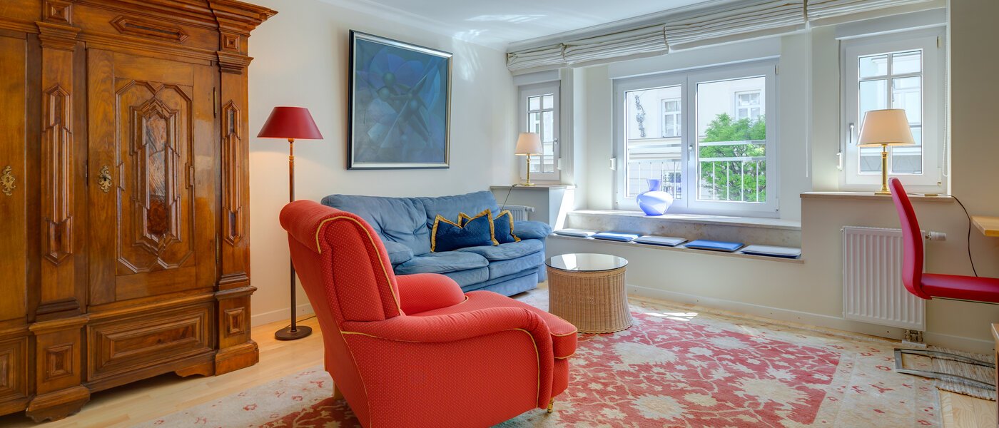 apartment München Neuhausen 01 living room 10045